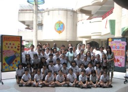 sr.nirmata rain與司馬添神父校長師生合影留念